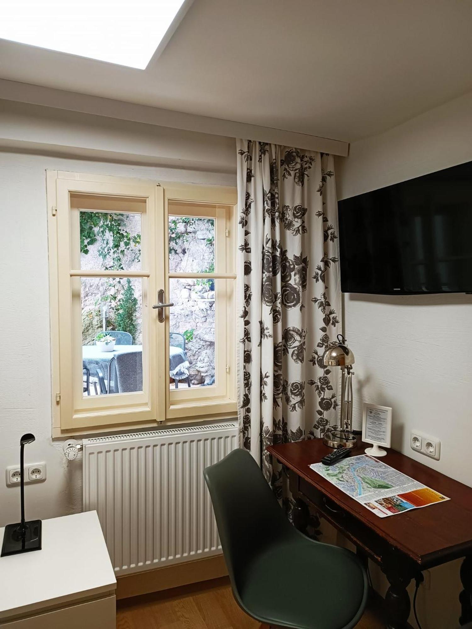 Cityhotel Junger Fuchs Salzburgo Exterior foto