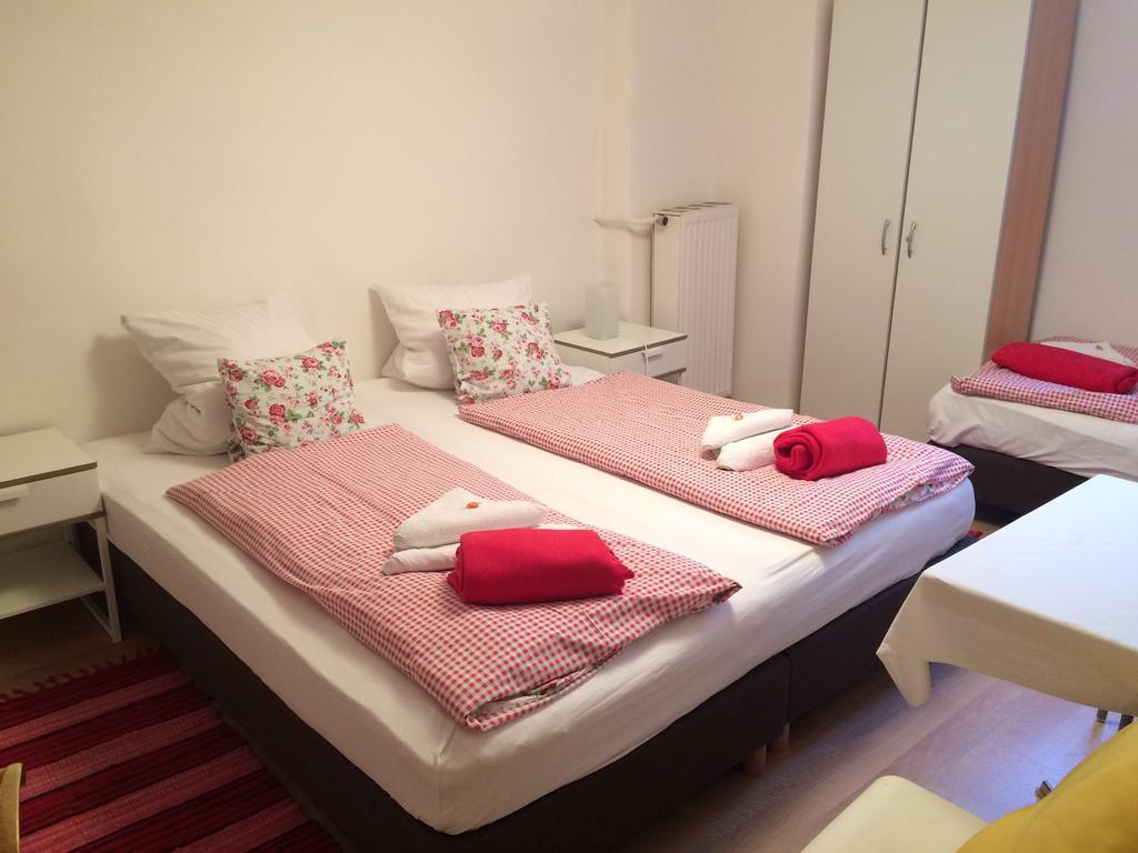 Cityhotel Junger Fuchs Salzburgo Habitación foto